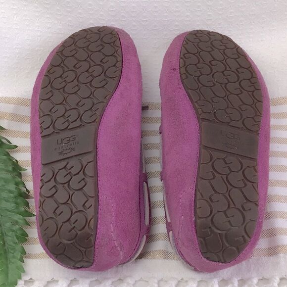 UGG Magenta Pink Sheepskin Lined Suede DAKOTA Slipper Moccasins - Picture 6 of 11